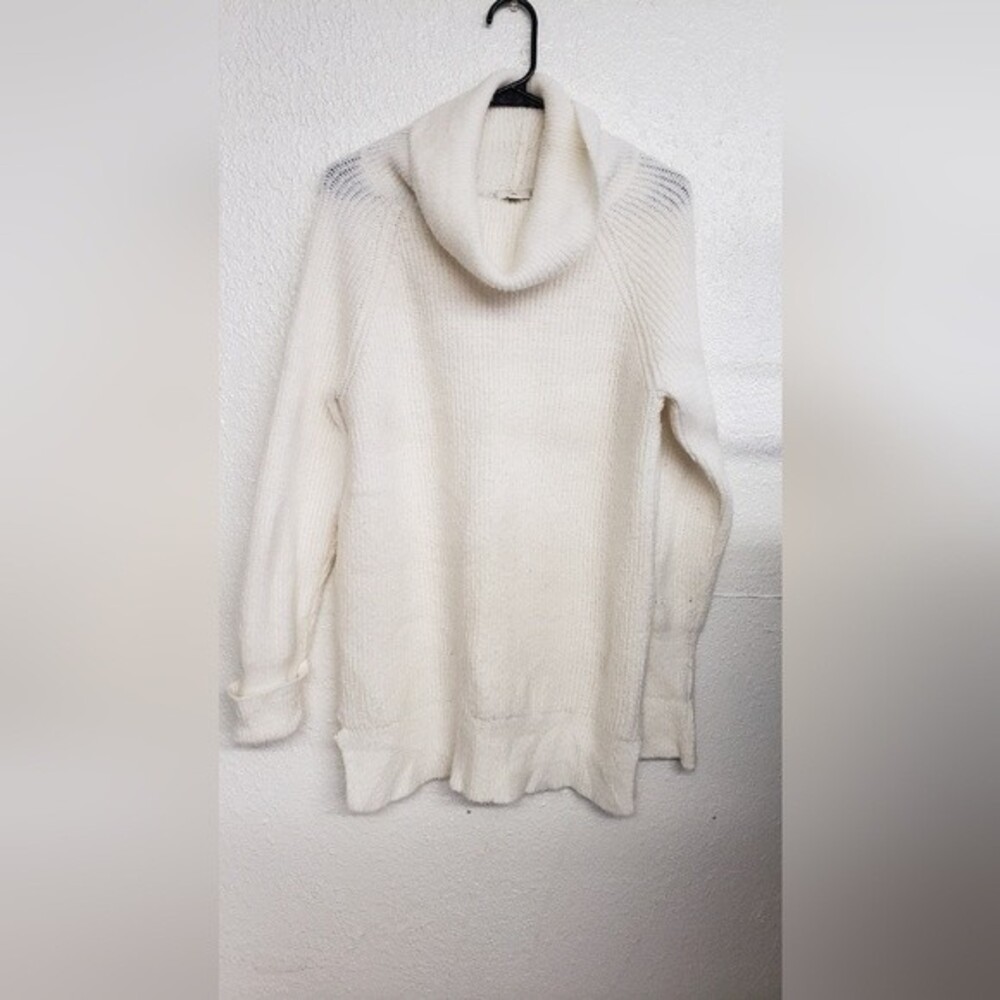 St. John's Bay Crowl Neck Sweater Size L
